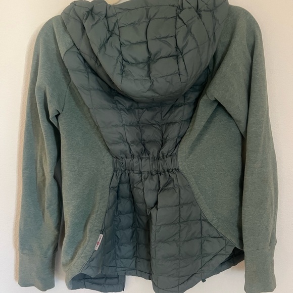 The North Face Thermoball “Endeavor” hybrid jacket - Picture 2 of 3